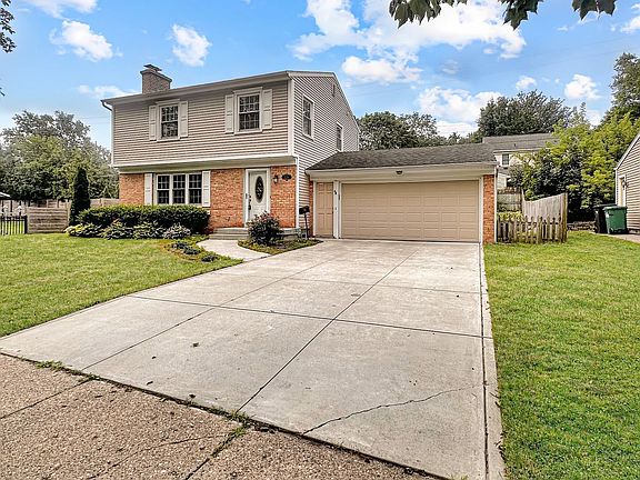 2nd image of 2236 Elmwood Dr SE