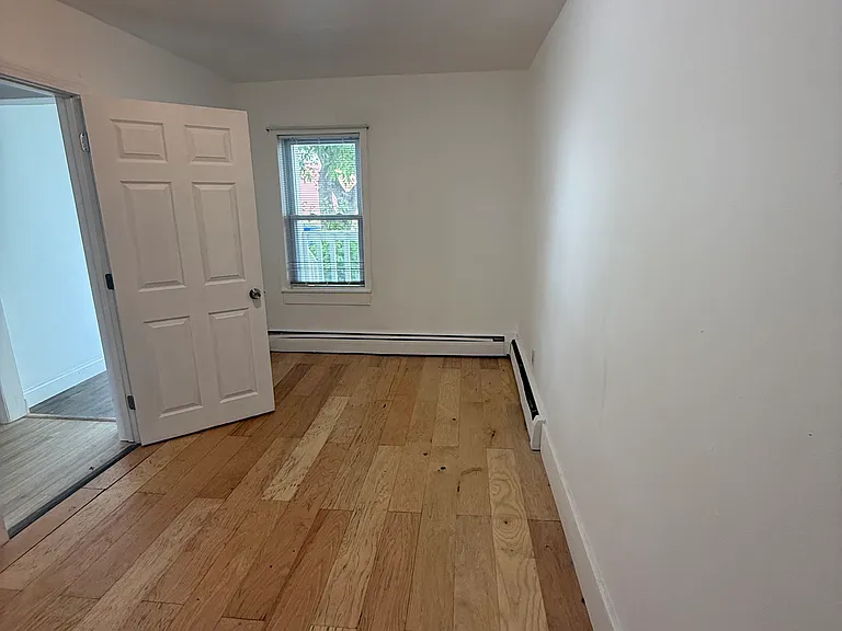 180 Cedar St #4 — Photo 5