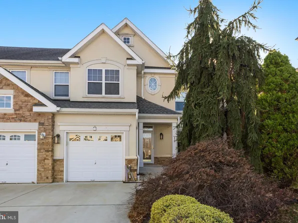 13 Austringer Ct, Pikesville, MD 21208