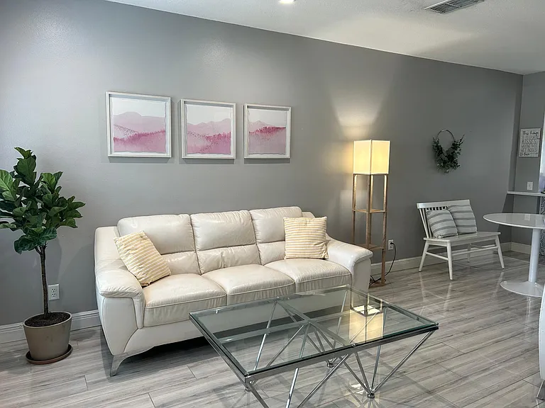 250 Countryside Key Blvd — Photo 2
