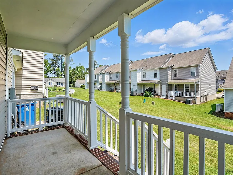 401 Whitehall Ct — Photo 21