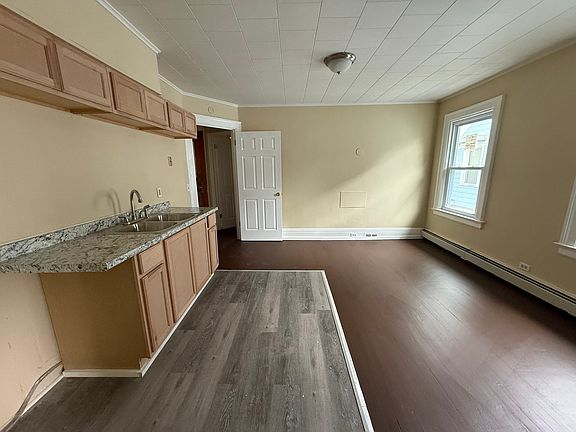 3rd image of 133 Augustine St #2