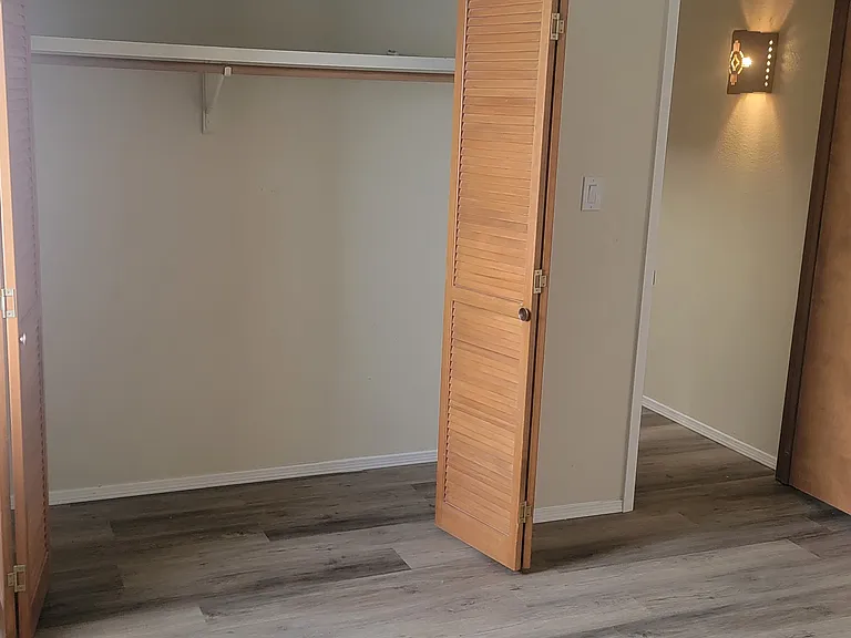 1908 Mountain Shadow Dr — Photo 21