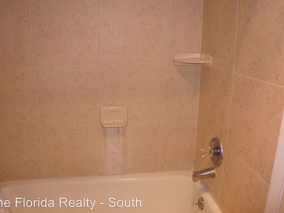 5th image of 914 N Federal Hwy APT 2