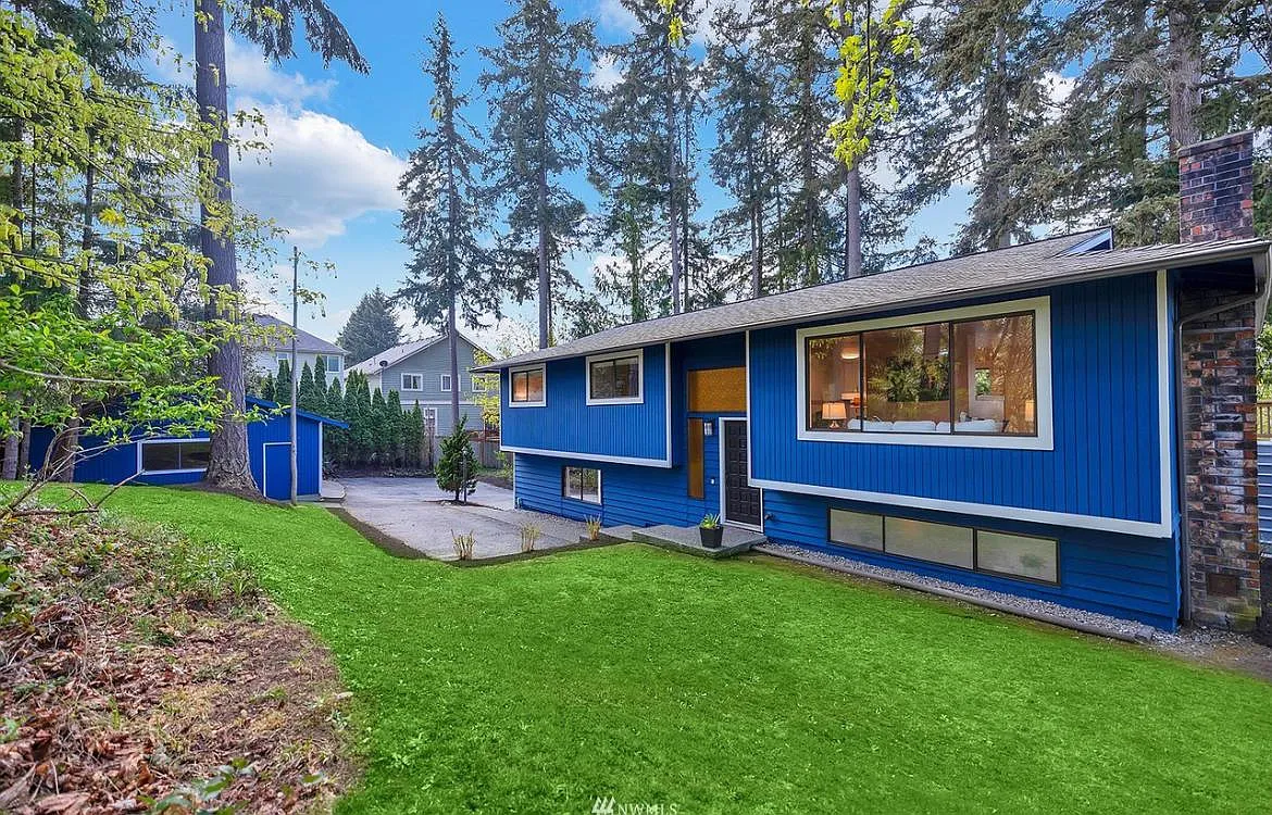 132nd Ave SE, Renton — Photo 1