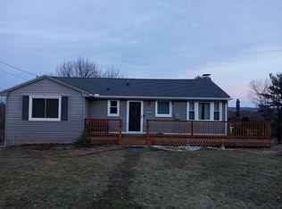 952 Ridgewood Rd, Middletown, CT 06457