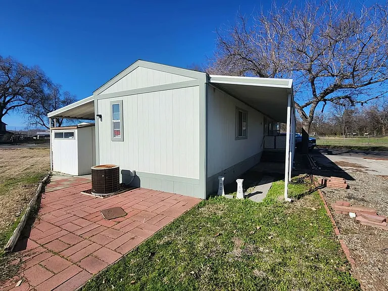 8255 Highway 99 E — Photo 10