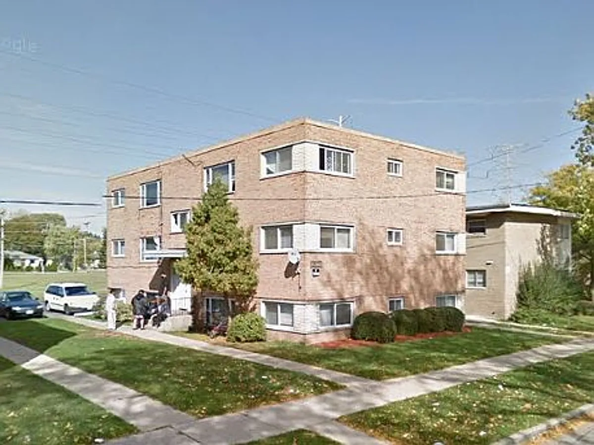 Building Photo - 2100 Williamsburg Dr