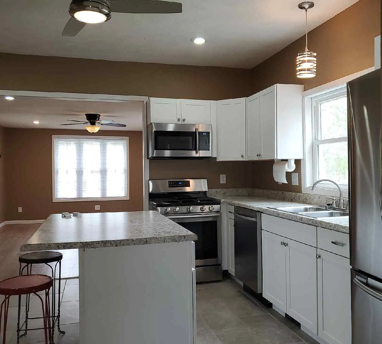 407 S Lincoln Ave - 1 — Photo 3