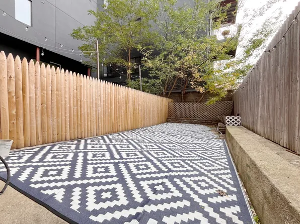 411 Manhattan Avenue image 6 of 9