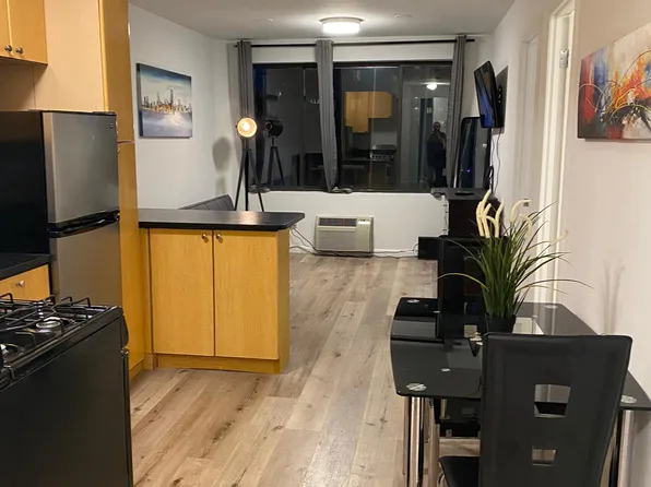 614 10th Ave Penthouse C, New York, NY 10036