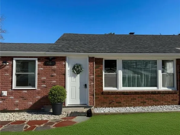 461 River Rd, Lincoln, RI 02865