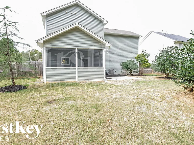713 Walnut Crossing Dr — Photo 15