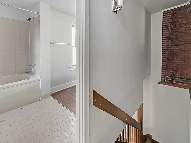 531 W Ormsby Ave #4 — Photo 13