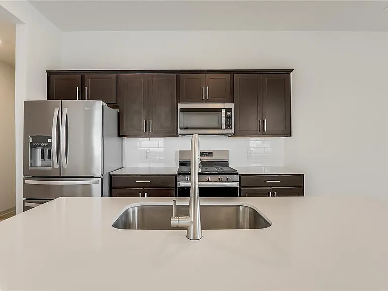 341 Wilshire Rd — Photo 16
