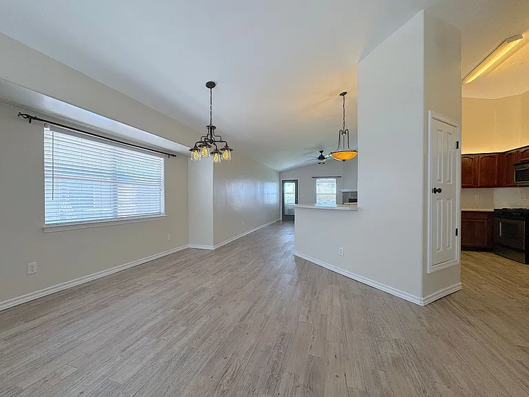 848 Sunset Park Dr — Photo 7