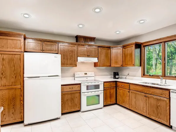 (undisclosed Address), Eagan, MN 55123