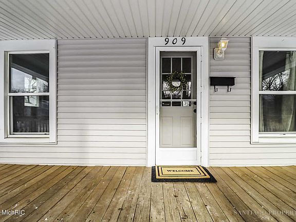 4th image of 909 Gibson Pl SE