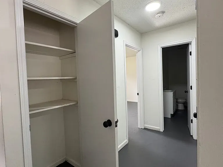 818 Taggart Ave #F — Photo 16