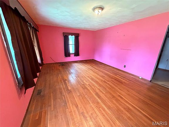 3rd image of 2640 Logan St