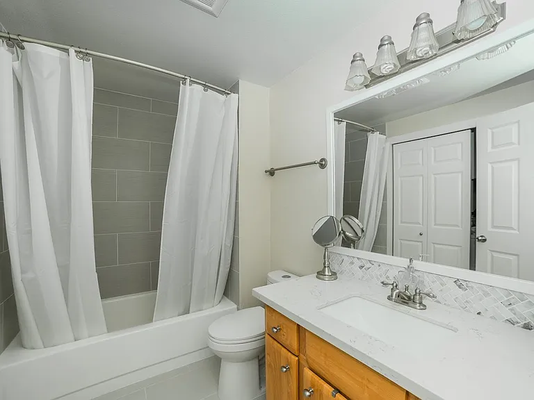 9200 Greenwood Ave N #307 — Photo 3