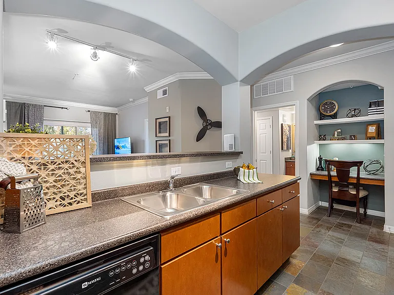 10420 McKinley Dr — Photo 51