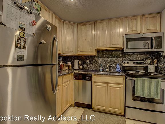 3rd image of 115 Airport Ave E APT 3