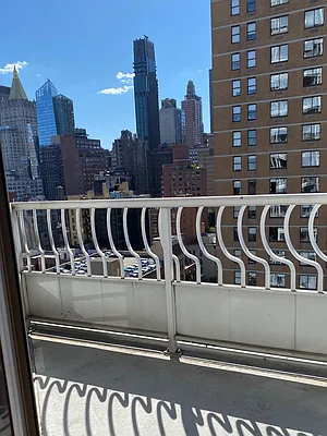 Rented by RELO REDAC INC. | media 6