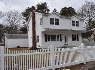 1 Harding Pl, Huntington Station, NY 11746