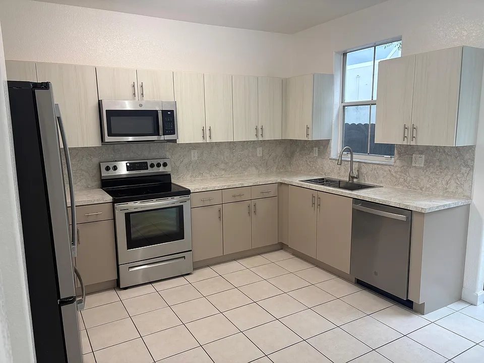 5600 NW 107th Ave #1413