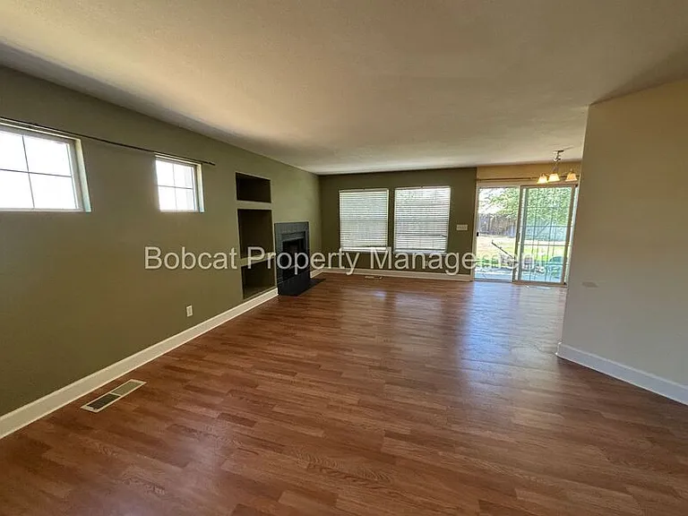 1477 Ridge Point Dr — Photo 15