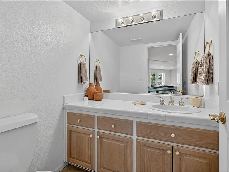 1264 Hidden Woods Dr — Photo 38