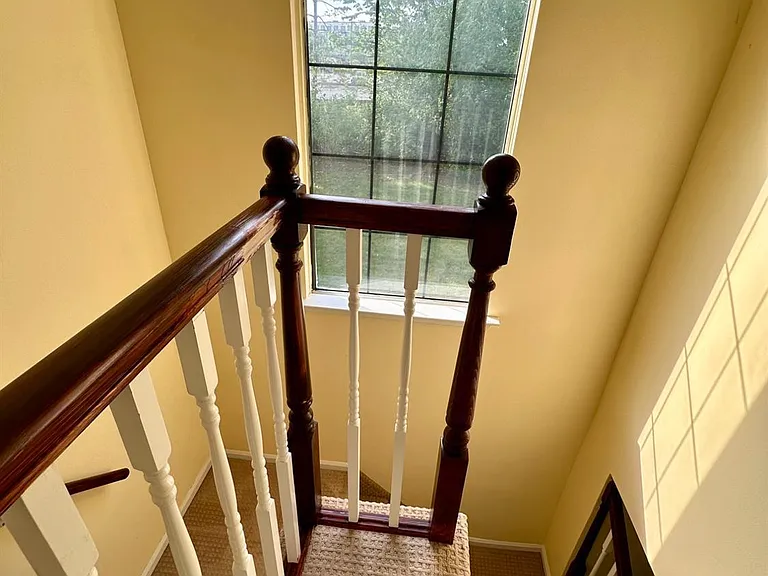 435 Meade Ct — Photo 9