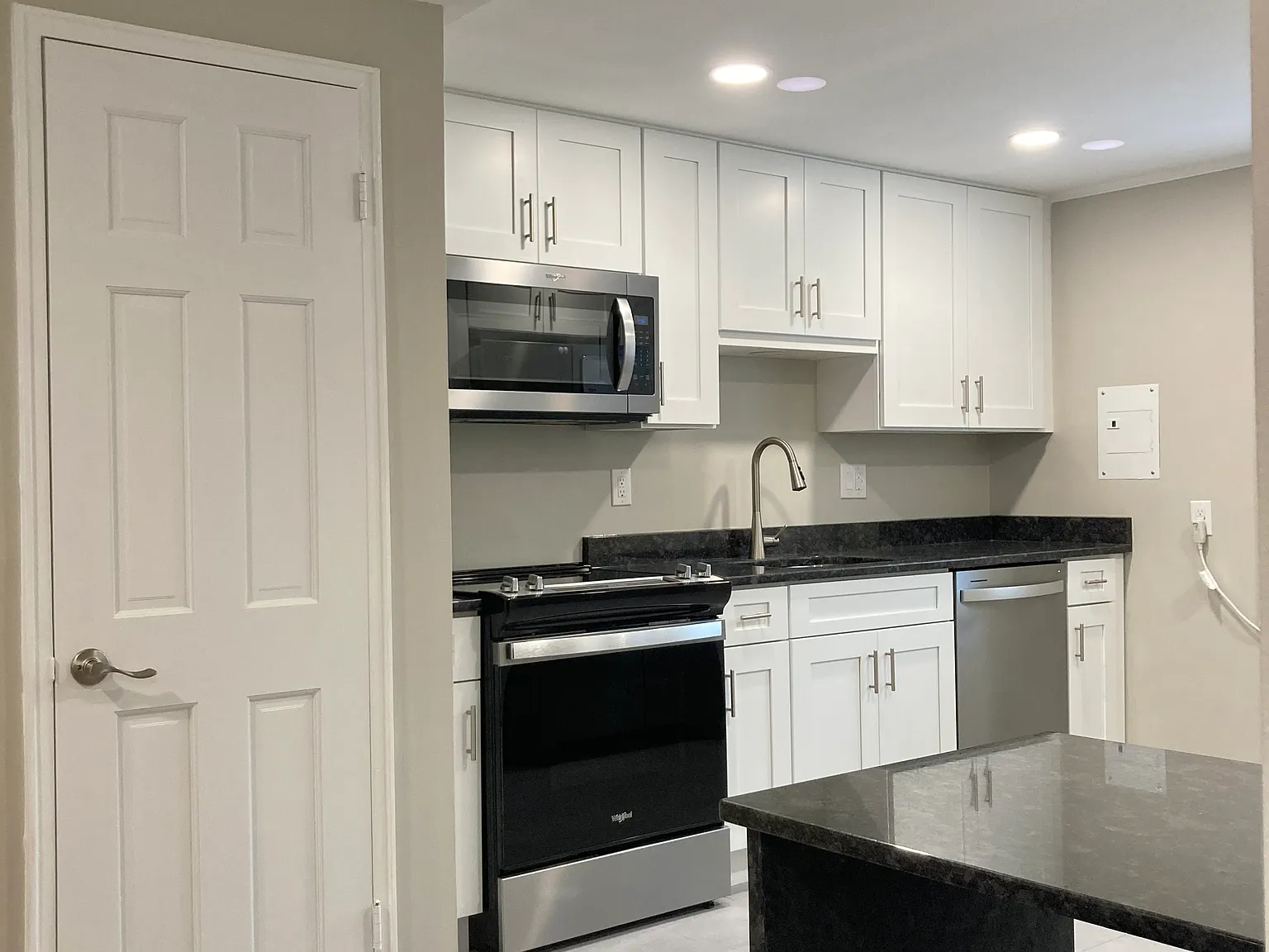 1 bed, $1,590 — Photo 1