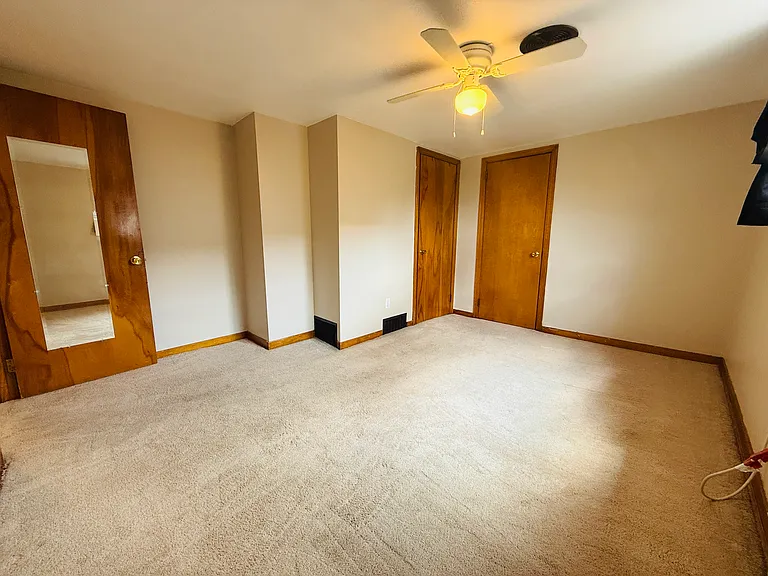 517 Center Ave #2 — Photo 9