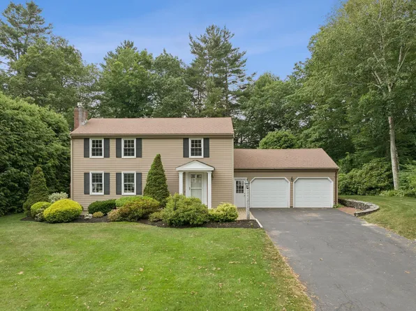 29 Hedgerow Drive, Cumberland, ME 04021