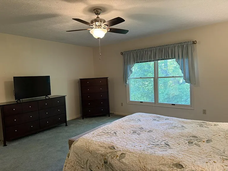 596 Forest Creek Dr — Photo 14