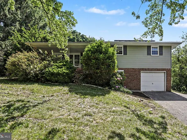 2885 Freysville Rd, Red Lion, PA 17356
