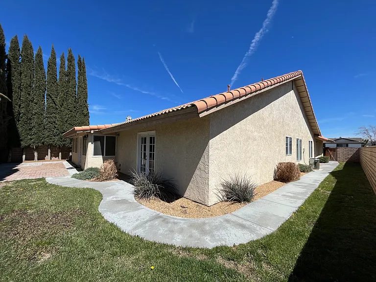 13210 Tamarisk Rd — Photo 40
