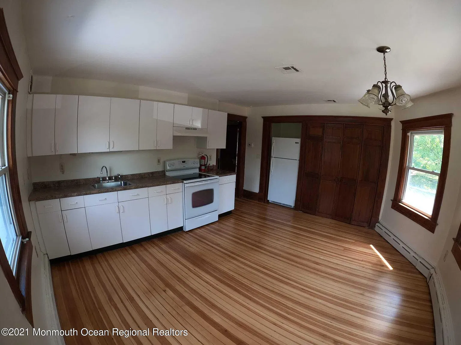 2 bed, 3314 sqft, $2,400 — Photo 4