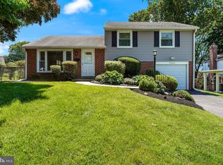 111 Longview Dr, Springfield, PA 19064
