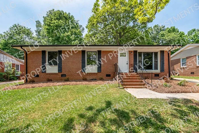 4 bed, 2.0 bath, 1269 sqft, $1,725 — Photo 1