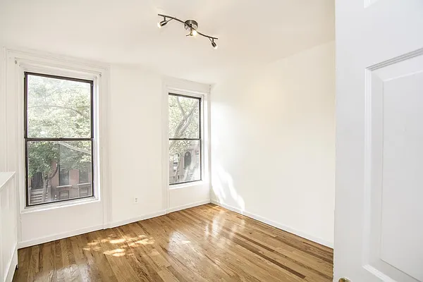Rented by Ivey North LLC | media 16