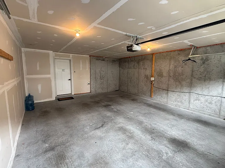 506 Ladywell St — Photo 37