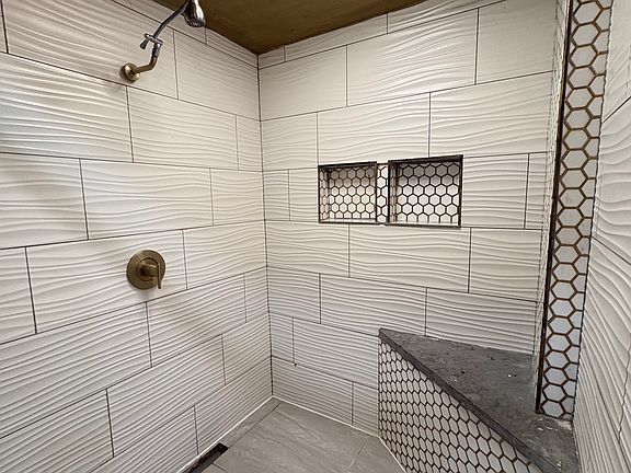 3rd image of 23 North St #1