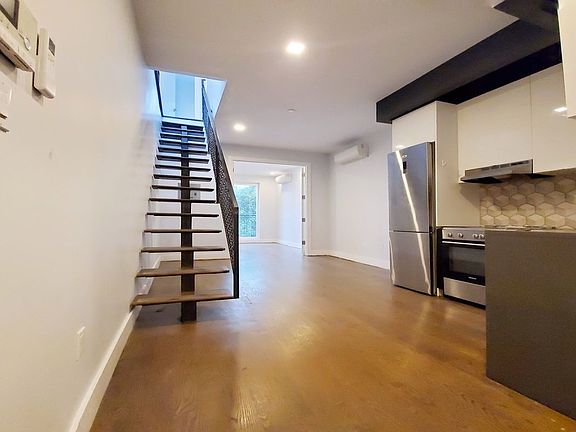 2nd image of 2721 Snyder Ave #4R