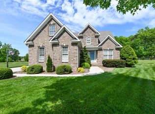 5806 Mabe Dr, Oak Ridge, NC 27310