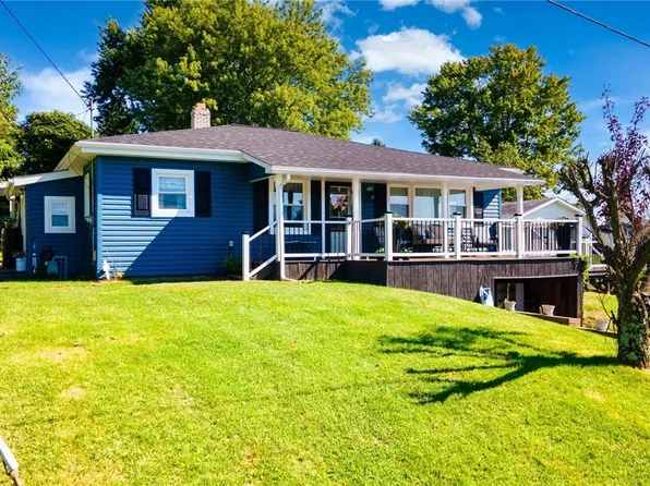 407 Diana Dr, Hopedale, OH 43976