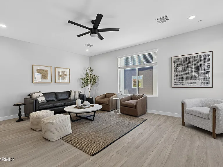 2601 E Clarendon Ave #3 — Photo 11