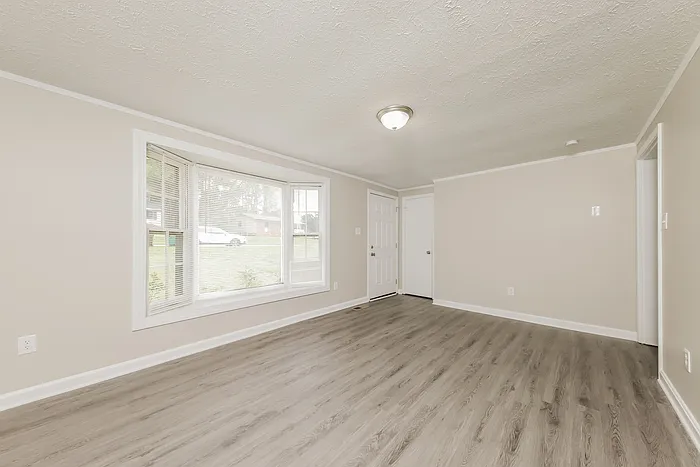 Building Photo - 1404 Waterloo Dr